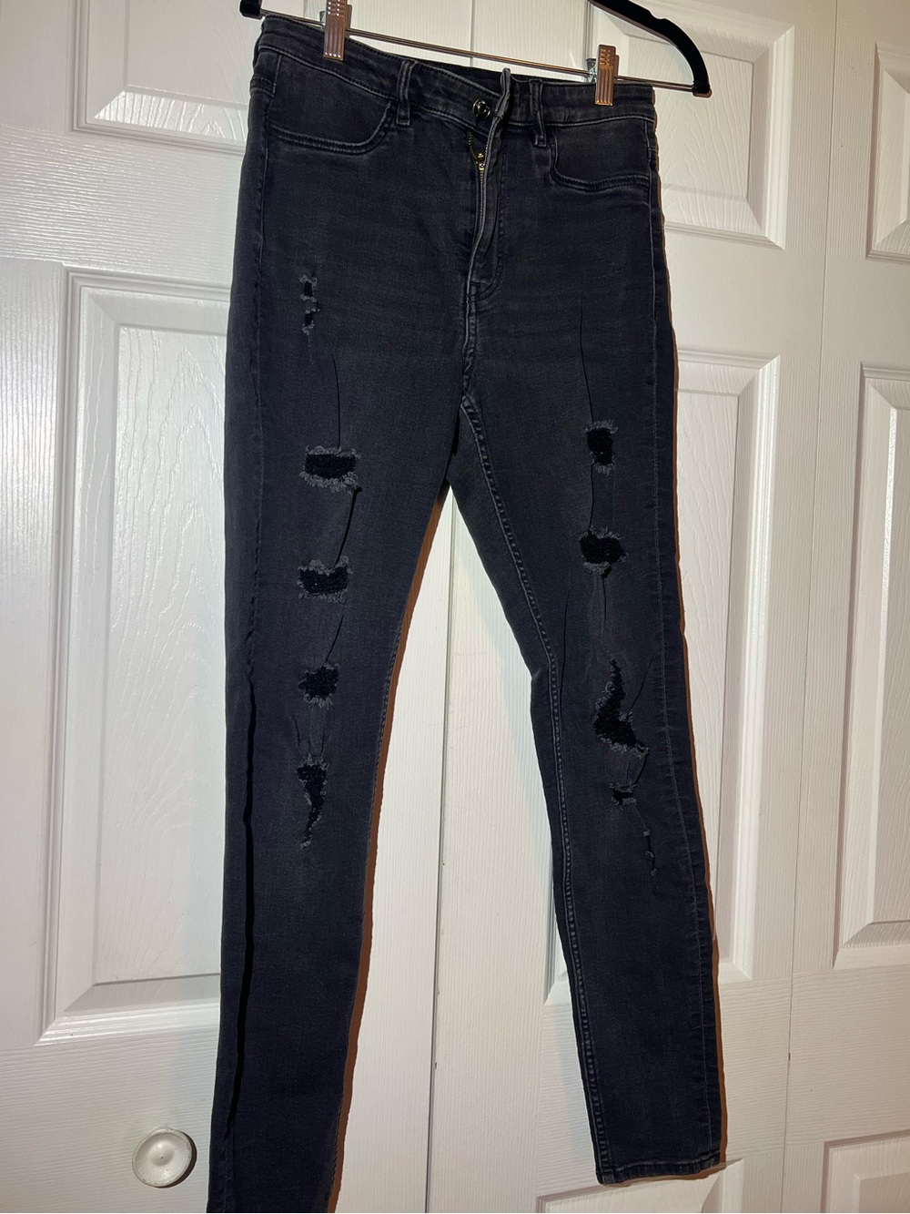 H&M Black Ripped Women’s Skinny Jeans